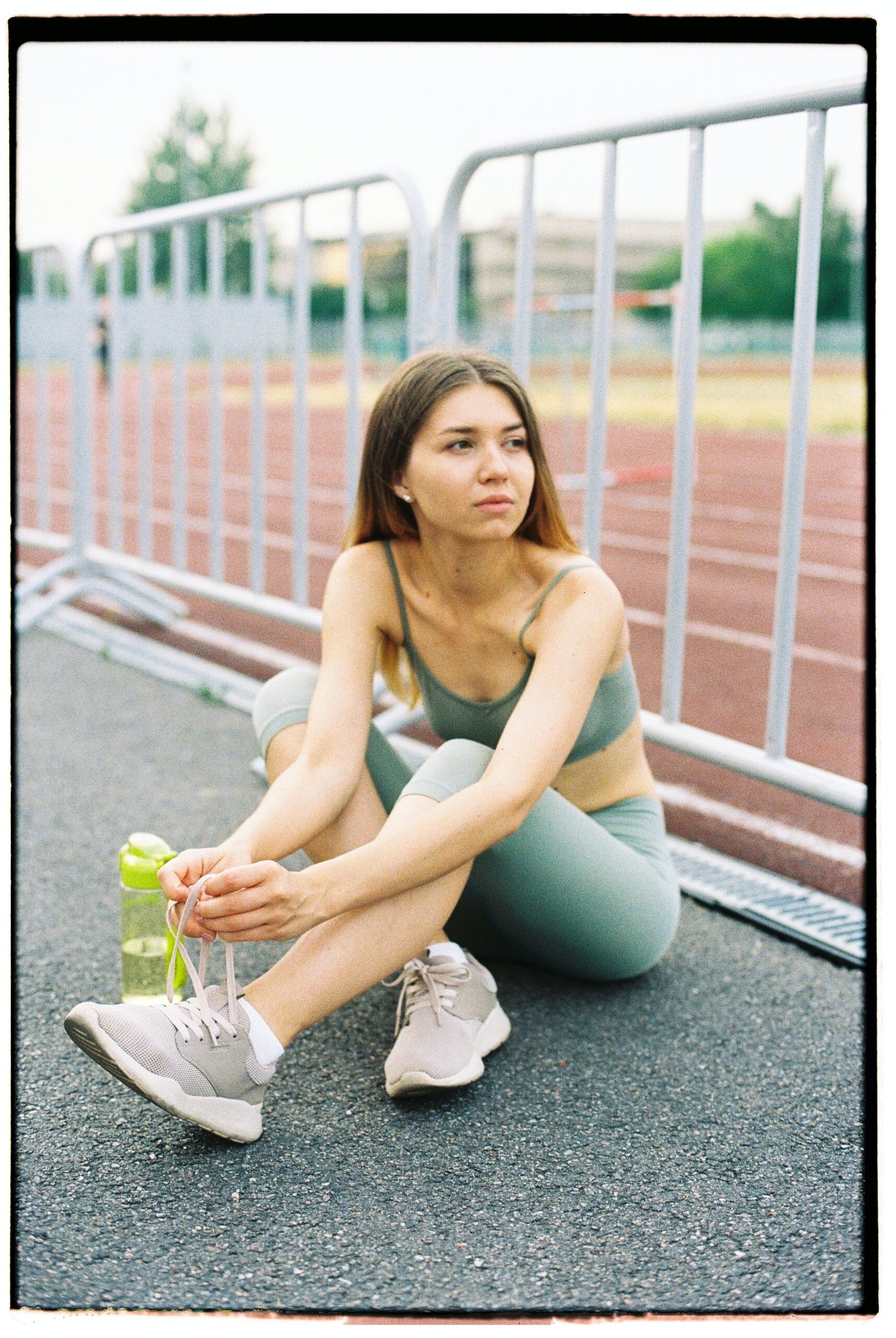 baskets filles avec des shorts