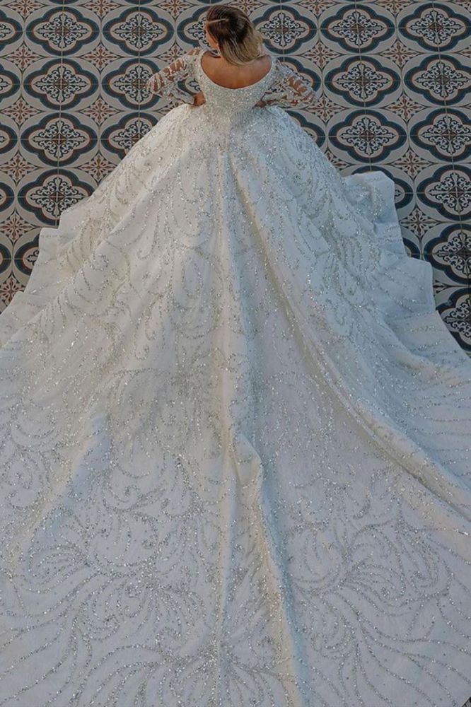 Robe de mariée princesse vs. Robe sirène : Le grand dilemme插图