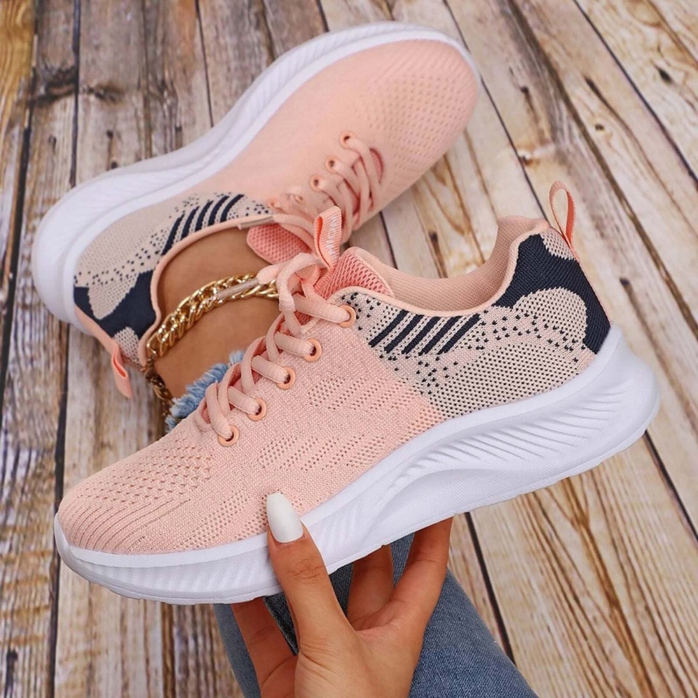 women sports shoes