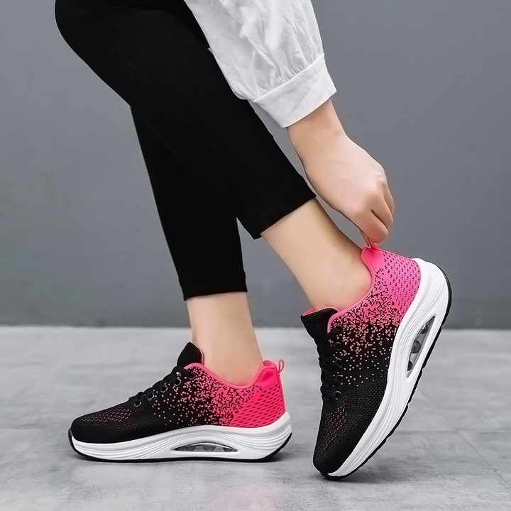 women sports shoes