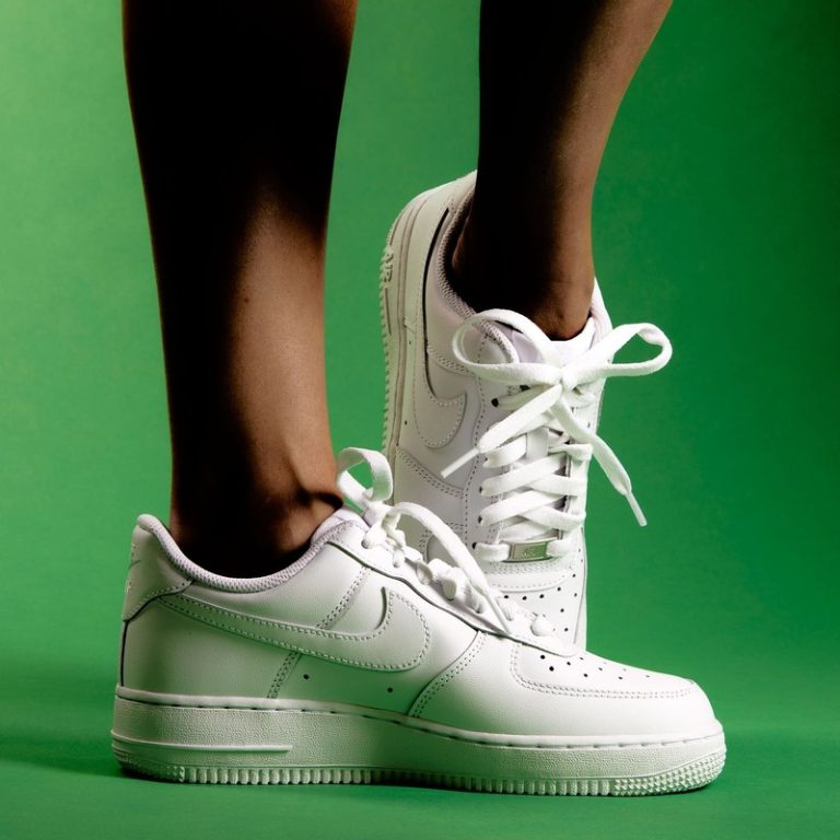 Discover the White Sneaker: Style Tips and Top Picks for 2023