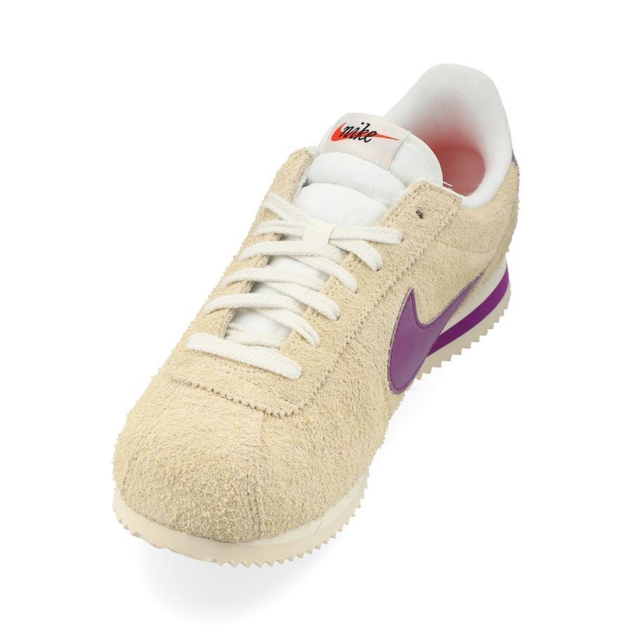 retro sneaker