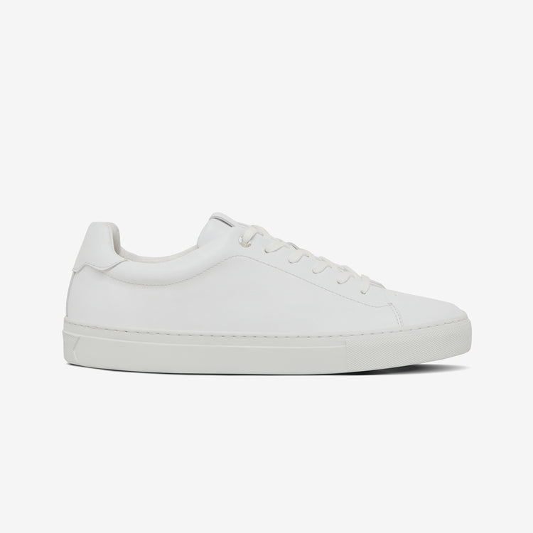 womens white sneaker