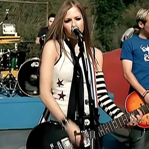 avril lavigne concert outfit
